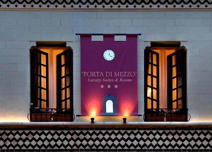 Porta Di Mezzo Luxury Suites & Rooms